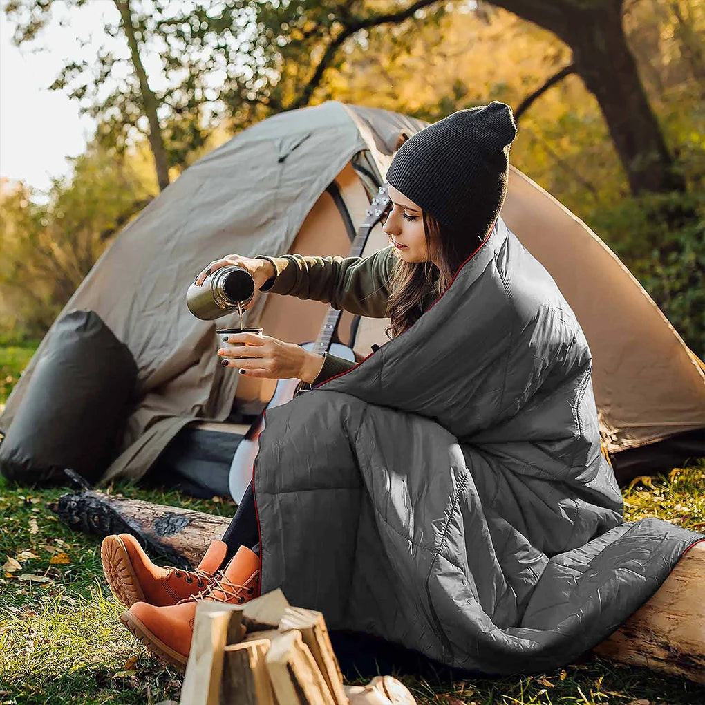 Portable Camping Blanket - Warm and Waterproof Travel Quilt