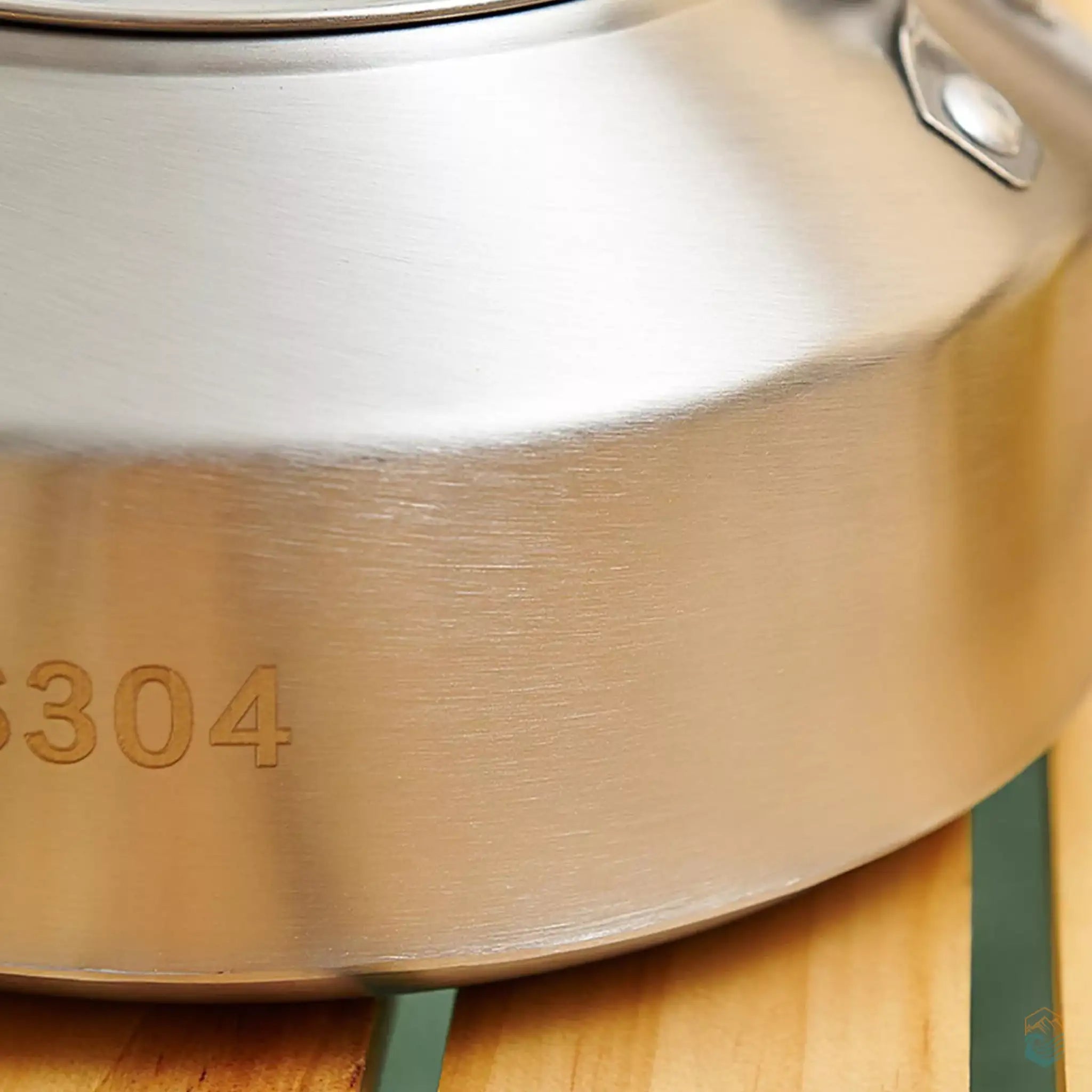 Durable Camping Coffee and Tea Kettle with Spill-Free Pouring - Safe Stainless Steel, 1L or 1.5L Capacity