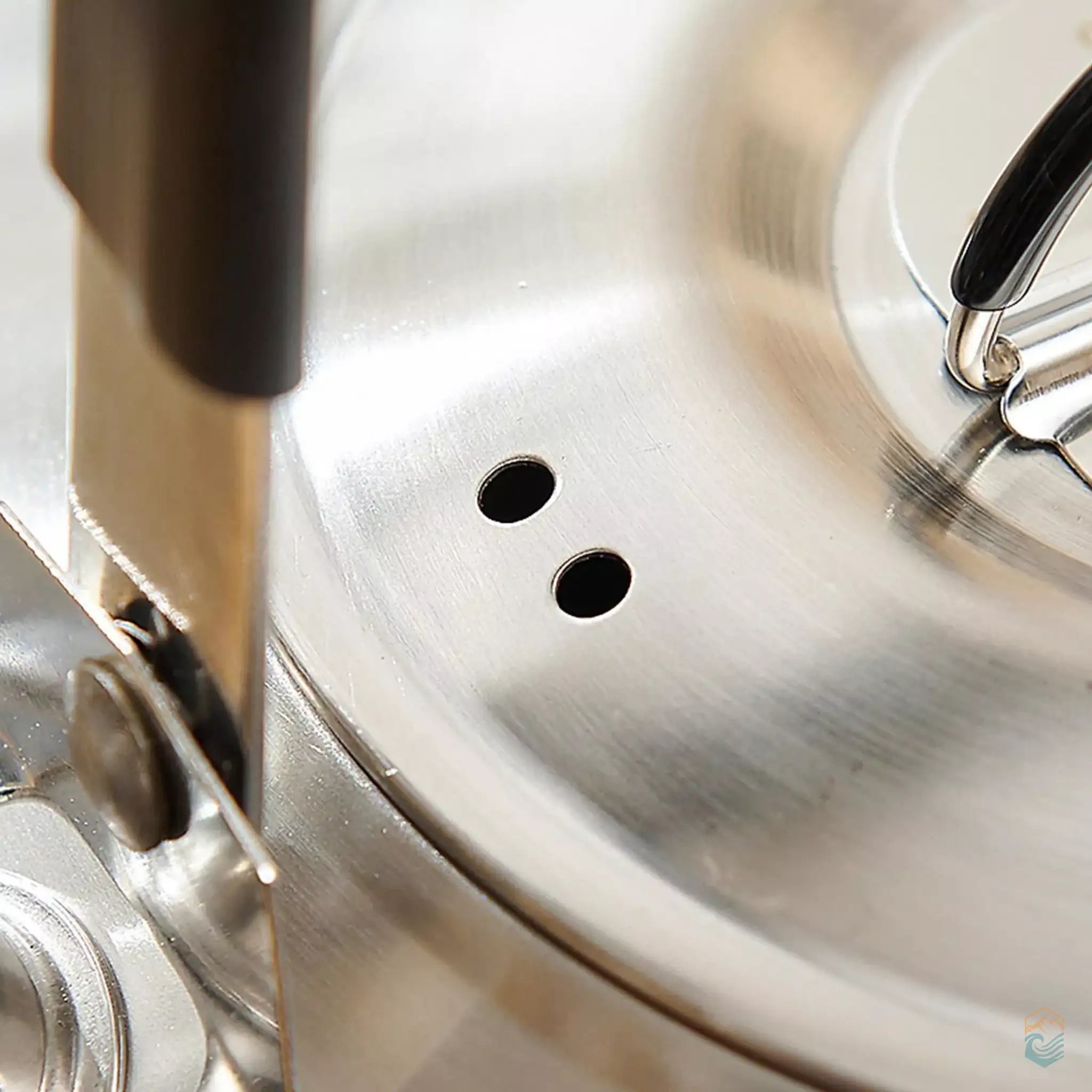 Durable Camping Coffee and Tea Kettle with Spill-Free Pouring - Safe Stainless Steel, 1L or 1.5L Capacity