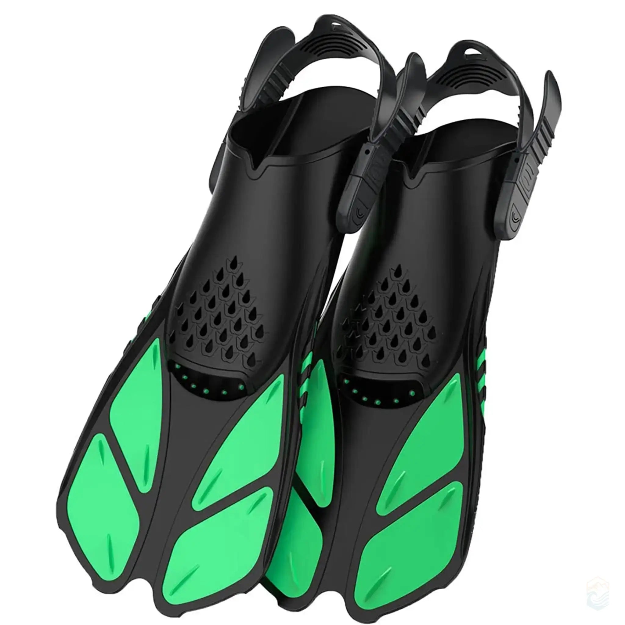 Green adjustable snorkel fins made of silicone, perfect for swimming and diving, featuring a durable design and optimized blade performance