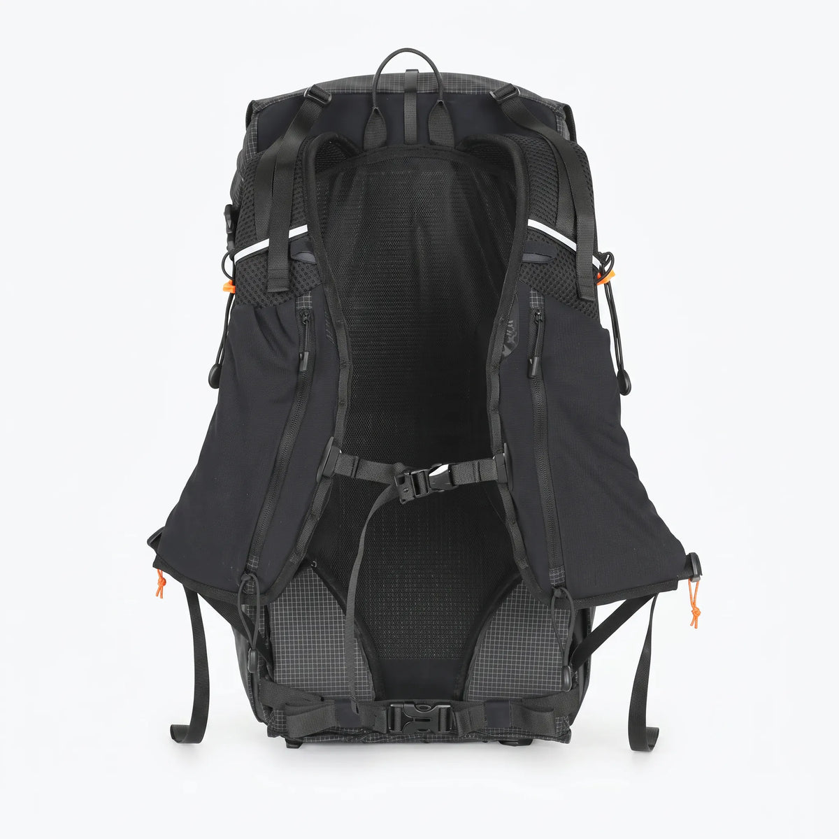 Back view of black Outdoor Inoxto 25L hiking backpack with padded shoulder straps, breathable back panel, chest strap, and hip belt.
